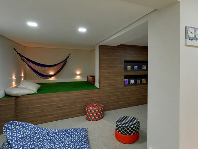 Moderno espaço de convivência no escritório da RS Design. Crédito: Divulgação RS Design