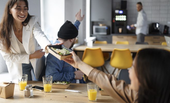 A importância do refeitório – 65% dos trabalhadores levam comida pronta para o trabalho