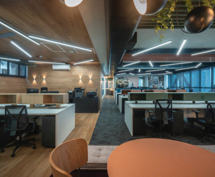 O que ninguém te contou sobre o impacto do mobiliário no dia a dia da empresa